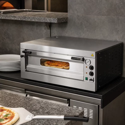 BARTSCHER Einkammer-Pizzaofen E6 mit Schamottsteinboden im professionellen Einsatz