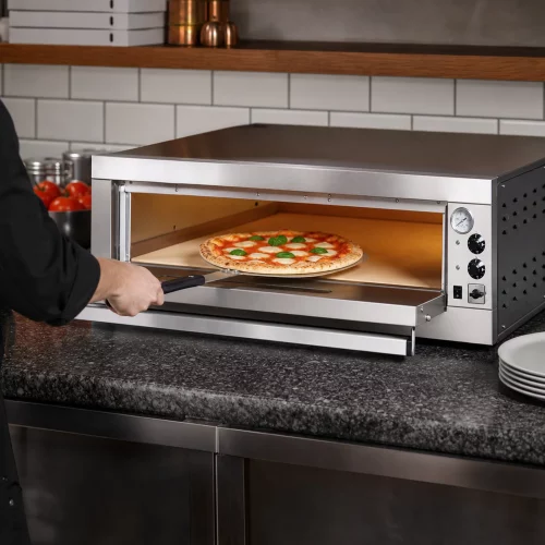 BARTSCHER Einkammer-Pizzaofen E6L mit Schamottsteinboden im professionellen Einsatz