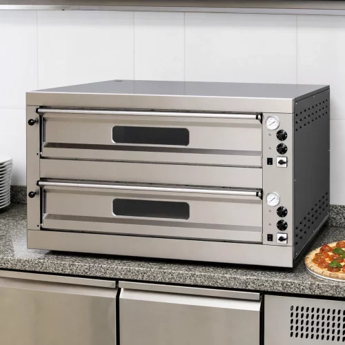 BARTSCHER Zweikammer-Pizzaofen E18 mit Schamottsteinboden im professionellen Einsatz