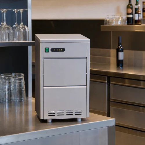 Gastro Eiswürfelmaschine - 30 kg/Tag - Zerkleinert/Flocken - Luftgekühlt im professionellen Einsatz