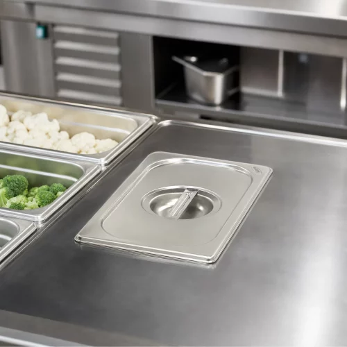 Gastro Gastronormdeckel - 1/4 GN - Edelstahl im professionellen Einsatz